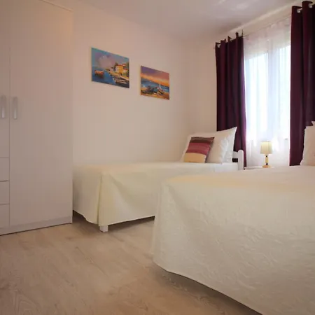 Holiday home Lavanda 3 *